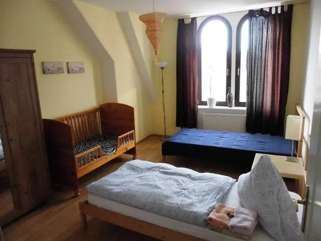 Sehr-Schoene-4-Raum-Maisonette-Fewo-Mit-110Qm-Balkon-Zentral-Preiswert-T7 Dresden